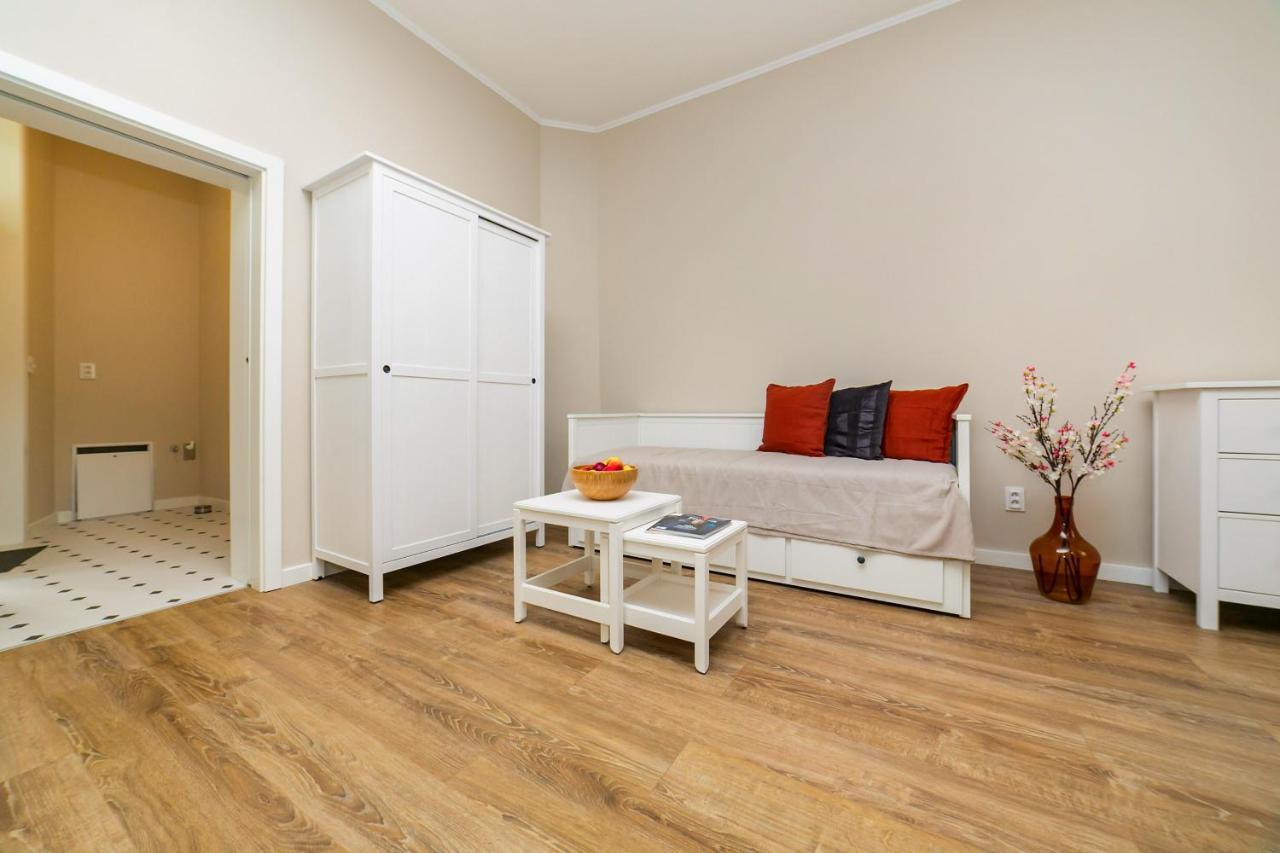 New Studio 3 - Self Check In, Parking Possible, Weekend Free Parking Bratislava Extérieur photo